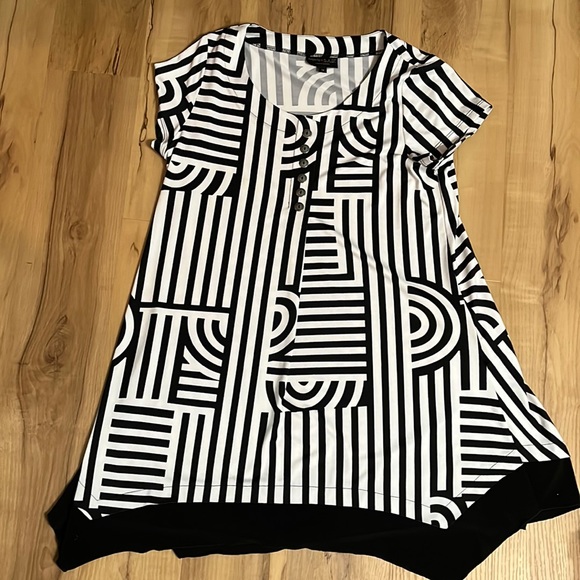 Tunic top - Picture 1 of 8